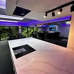 度假居 District House -sleeps 18 With Hot Tub, Garden *