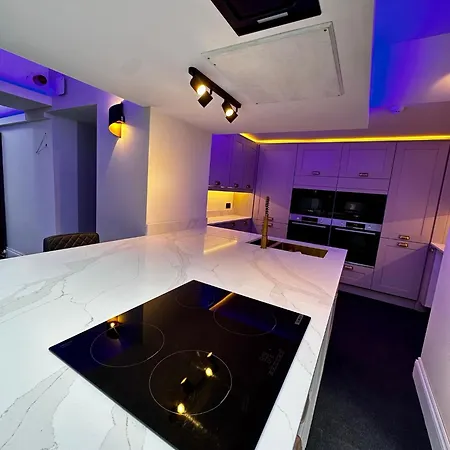 District House -sleeps 18 With Hot Tub, Garden Prázdninový dům Bowness-on-Windermere