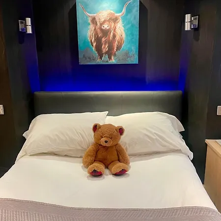 District House -sleeps 18 With Hot Tub, Garden 度假居 *