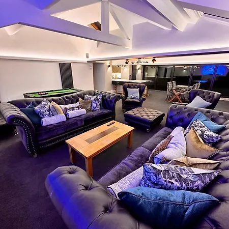 District House -sleeps 18 With Hot Tub, Garden باونيس أون وينديرمير