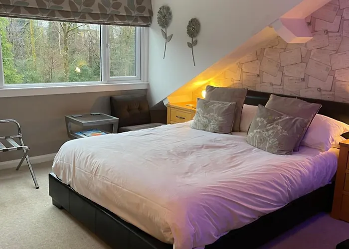 District House -sleeps 18 With Hot Tub, Garden 度假居