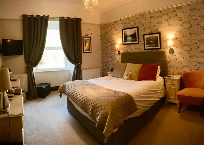 度假居 District House -sleeps 18 With Hot Tub, Garden