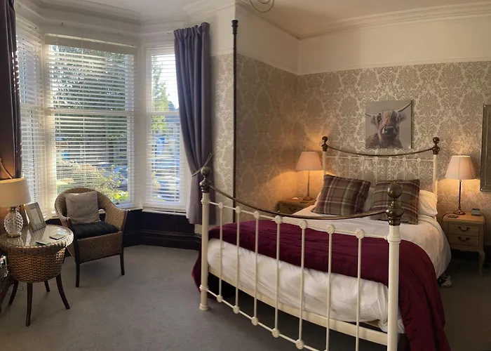 District House -sleeps 18 With Hot Tub, Garden 度假居 *