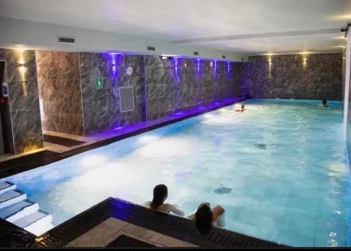 District House -sleeps 18 With Hot Tub, Garden 鲍内斯温德米尔