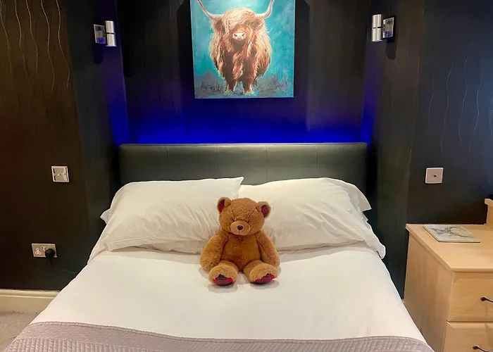 District House -sleeps 18 With Hot Tub, Garden 度假居 *