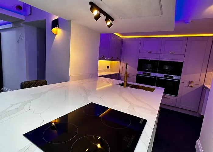 District House -sleeps 18 With Hot Tub, Garden 度假居 鲍内斯温德米尔