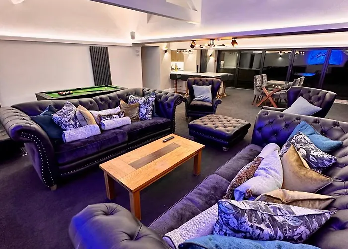 District House -sleeps 18 With Hot Tub, Garden 鲍内斯温德米尔